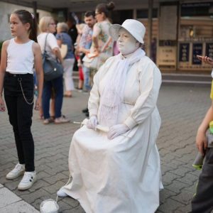 Почиње тродневни спектакл: Придружите се вечерас великом отварању „ТротоАрта“