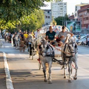 Због обиљежавања празника Духови: Измјена у режиму одвијања саобраћаја у центру града Због обиљежавања празника Духови: Измјена у режиму одвијања саобраћаја у центру града