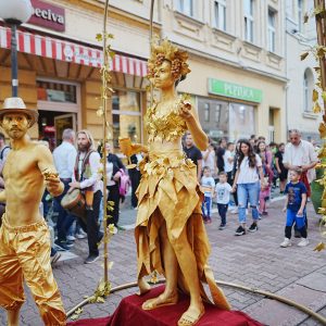 Тротоарт: Позив заинтересованима да се пријаве на радионицу пантомиме и уличног театра Тротоарт: Позив заинтересованима да се пријаве на радионицу пантомиме и уличног театра