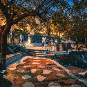 Бајковита и у вечерњим часовима, градоначелник: Поносни смо што је плажа „Врућица“ засијала у пуном сјају