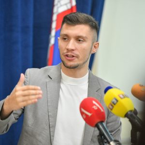 Градски менаџер о „Аквани“: Истрајни смо да исплатимо дугове добављачу, неопходно да предсједник Скупштине Града потпише усвојене одлуке Градски менаџер о „Аквани“: Истрајни смо да исплатимо дугове добављачу, неопходно да предсједник Скупштине Града потпише усвојене одлуке