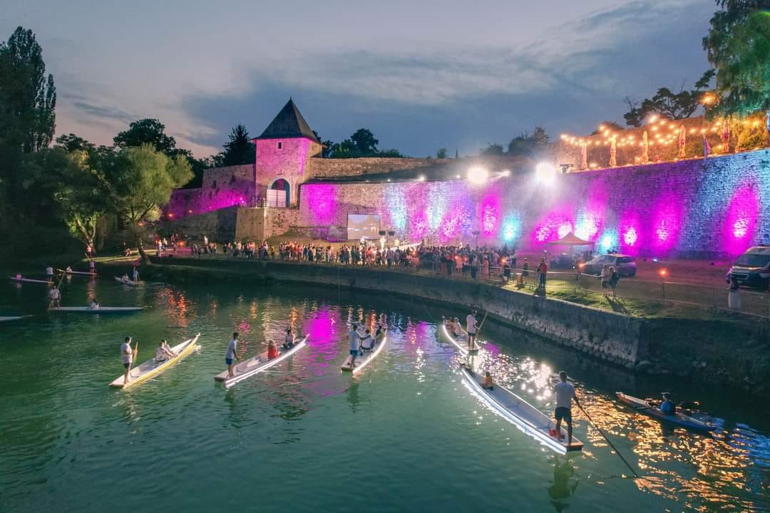  Фото архива 