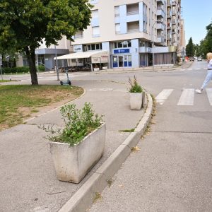 Апел суграђанима: Чувајмо заједничку имовину и зелене површине Апел суграђанима: Чувајмо заједничку имовину и зелене површине