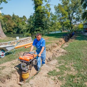 Напредују радови на изградњи новог шеталишта уз Врбас Напредују радови на изградњи новог шеталишта уз Врбас