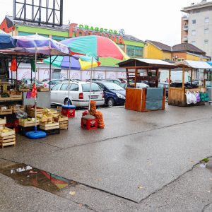Нови сјај мале пијаце у МЗ Обилићево: Све је спремно за постављање рејонских тржница