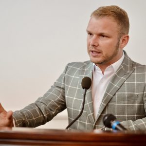 Usvojena odluka, gradonačelnik: Nastavljamo politike besplatnog prevoza za višečlane porodice i penzionere, ovo je pobjeda naroda