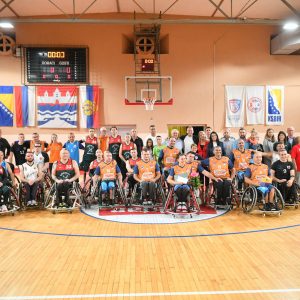 Почео традиционални турнир пријатељства „Горан Крсмановић“, градоначелник уручио подршку за ККИ „Врбас“ Почео традиционални турнир пријатељства „Горан Крсмановић“, градоначелник уручио подршку за ККИ „Врбас“