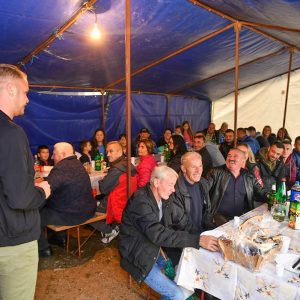 Уредно водоснабдијевање и бесплатни водоводни прикључци за мјештане заселака Вилуси, Цвијетићи и Шипке Уредно водоснабдијевање и бесплатни водоводни прикључци за мјештане заселака Вилуси, Цвијетићи и Шипке