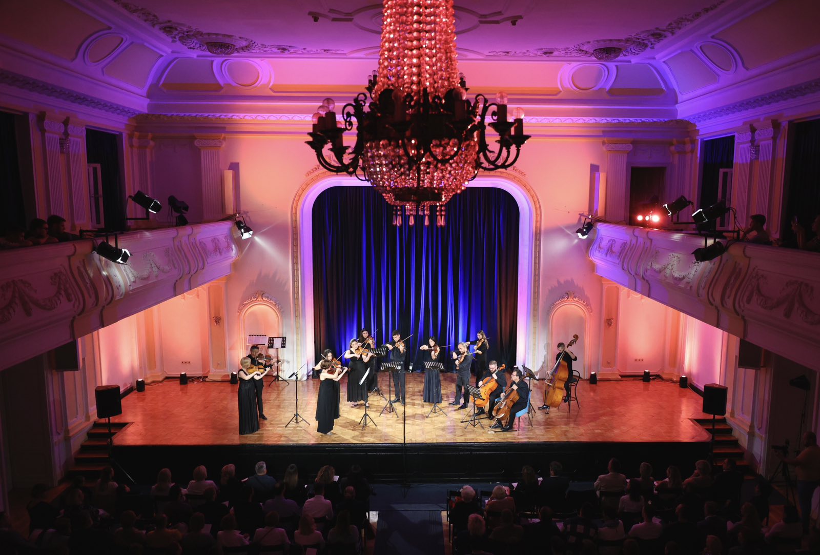  Фото: Бански двор