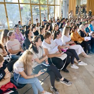 Дјеца из вишечланих породица бесплатне картице за јавни превоз могу да преузму до 1. новембра Дјеца из вишечланих породица бесплатне картице за јавни превоз могу да преузму до 1. новембра