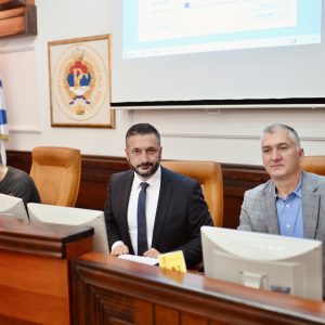 Због недостатка кворума, предсједник Скупштине Града прекинуо данашње засједање