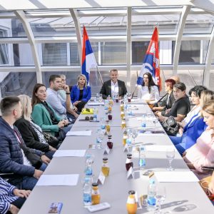 Градоначелник уручио прве бесплатне грађевинске дозволе и поручио: Ово је животна политика