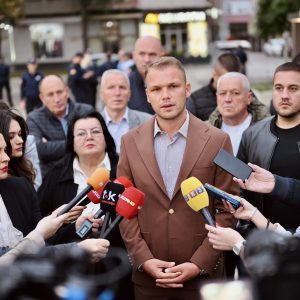 Деложација на паркингу Старе аутобуске станице, градоначелник поручио: Ово је тежак дан за Бању Луку, носимо терет претходних лоших одлука у којима нисмо учествовали