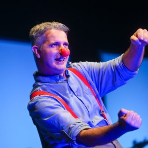 Фестивал са традицијом: Премијером представе „Живот са Вељом“ отворен „Заплет 15“ Фестивал са традицијом: Премијером представе „Живот са Вељом“ отворен „Заплет 15“