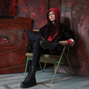 Петак у Каменој кући: Изложба скулптура „Вид’ му главе: Удубљивање у сложеност људског живота“ умјетнице Александре Кокотовић