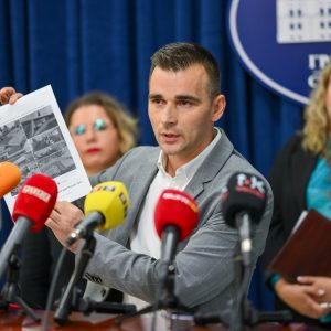 Мандић о школи у Ади: Комплетан поступак је у складу са законом, сви изведени радови били су неопходни за нормално функционасање објекта