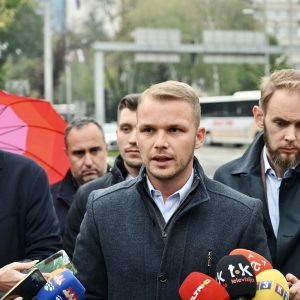 Наставља се саобраћајна револуција: Градоначелник најавио четири траке на потезу од Алеје Светог Саве до Медицинске електронике Наставља се саобраћајна револуција: Градоначелник најавио четири траке на потезу од Алеје Светог Саве до Медицинске електронике