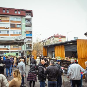 Урбане тржнице почеле са радом, градоначелник: Савршен пројекат – спаја произвођаче здраве хране и људе из града, који немају прилику да набаве органску храну Урбане тржнице почеле са радом, градоначелник: Савршен пројекат – спаја произвођаче здраве хране и људе из града, који немају прилику да набаве органску храну