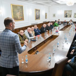 Настављено уручење рјешења, градоначелник: Увелико смо прешли цифру од 3.000 бесплатно легализованих објеката Настављено уручење рјешења, градоначелник: Увелико смо прешли цифру од 3.000 бесплатно легализованих објеката