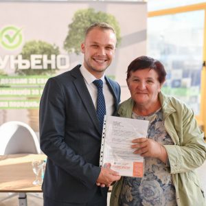 Велике уштеде за грађане: Градоначелник уручио ваучере за бесплатну легализацију објеката, грађевинске дозволе, прикључке на водоводну мрежу и подршку породиљама