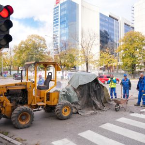 Већи проток саобраћаја и безбједније кретање пјешака: У току имплементација паметних семафора у центру града