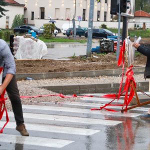 Инспекција уклонила траку, градоначелник поручио: Ово је побједа, настављамо радове на кружној раскрсници код „Екватора“
