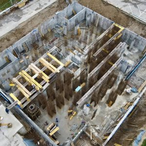 Почело излијевање стубова за Централно спомен-обиљежје Почело излијевање стубова за Централно спомен-обиљежје