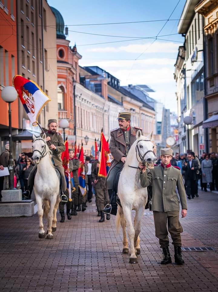  Фото архива