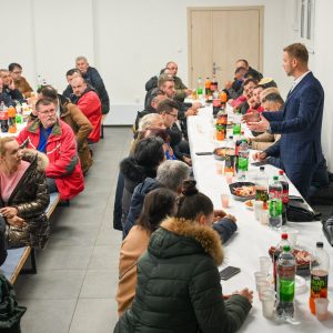 Изграђен мост у Мишином Хану, мјештане посјетио и градоначелник Изграђен мост у Мишином Хану, мјештане посјетио и градоначелник