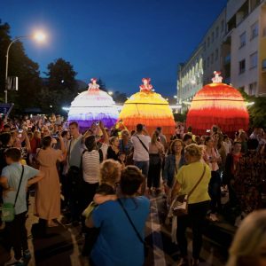 Šukalo: „TrotoArt“ je rezultat naših ideja i kreacija, naredne godine pripremamo pravi spektakl Šukalo: „TrotoArt“ je rezultat naših ideja i kreacija, naredne godine pripremamo pravi spektakl