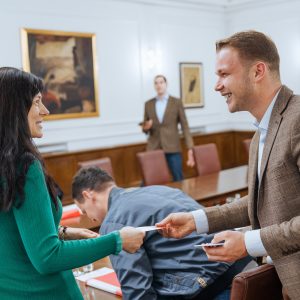 Једна од најодговорнијих националних политика: Градоначелник уручио додатне бесплатне грађевинске дозволе Једна од најодговорнијих националних политика: Градоначелник уручио додатне бесплатне грађевинске дозволе