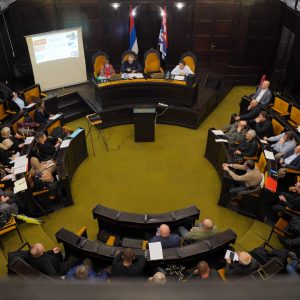 U Banskom dvoru održana javna rasprava o Nacrtu budžeta za 2024. godinu U Banskom dvoru održana javna rasprava o Nacrtu budžeta za 2024. godinu