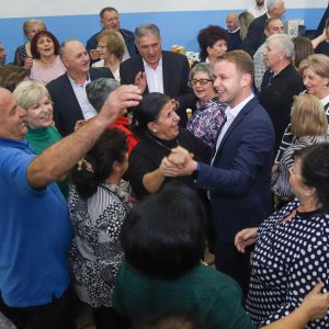 Градоначелник на дружењу са пензионерима: Нова година доноси бројне погодности за наше суграђане треће животне доби Градоначелник на дружењу са пензионерима: Нова година доноси бројне погодности за наше суграђане треће животне доби