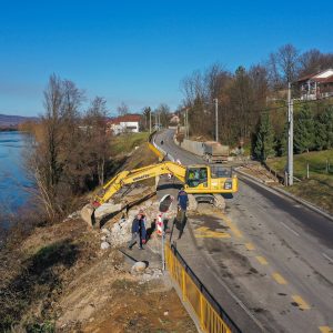 Почела санација клизишта на путу за Пријечане Почела санација клизишта на путу за Пријечане