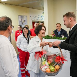 Градоначелник обишао дежурне службе Градоначелник обишао дежурне службе