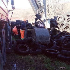 Још једна акција за уређенију Бању Луку: Чистимо град од отпадних гума Још једна акција за уређенију Бању Луку: Чистимо град од отпадних гума
