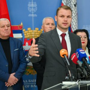 Прекинута сједница Скупштине Града, градоначелник поручио: Настављамо борбу за Бању Луку, ребаланс je рјешење за преостала отворена питања Прекинута сједница Скупштине Града, градоначелник поручио: Настављамо борбу за Бању Луку, ребаланс je рјешење за преостала отворена питања