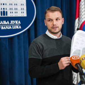 Градоначелник позвао на заказивање сједнице: 18 одборника потписало одлуку да се расправља о ребалансу буџета Градоначелник позвао на заказивање сједнице: 18 одборника потписало одлуку да се расправља о ребалансу буџета