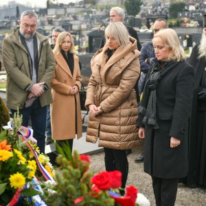 Сјећање на Холокауст: Положени вијенци на спомен – обиљежје Сјећање на Холокауст: Положени вијенци на спомен – обиљежје