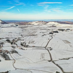 Прате стање на терену: Екипе зимске службе посипале со и абразивни материјал Прате стање на терену: Екипе зимске службе посипале со и абразивни материјал