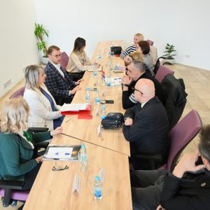 Градоначелник са ХО „Партнер“, Удружењем дистрофичара и Градске организације слијепих: Нашли смо рјешење, Град издваја додатни новац за персоналну асистенцију Градоначелник са ХО „Партнер“, Удружењем дистрофичара и Градске организације слијепих: Нашли смо рјешење, Град издваја додатни новац за персоналну асистенцију