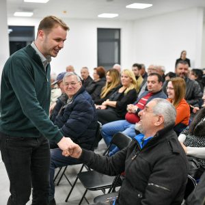 Ријешени дугогодишњи проблеми: Нова водоводна мрежа и бесплатни прикључци за 100 домаћинстава насеља Лауш Ријешени дугогодишњи проблеми: Нова водоводна мрежа и бесплатни прикључци за 100 домаћинстава насеља Лауш