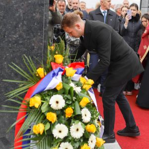 Обиљежена 82. годишњица страдања: Молитвена тишина и сјећање на убијене Србе из поткозарских села Обиљежена 82. годишњица страдања: Молитвена тишина и сјећање на убијене Србе из поткозарских села