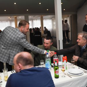 Разговор о улагањима: Градоначелник са мјештанима Карановца и Српских Топлица Разговор о улагањима: Градоначелник са мјештанима Карановца и Српских Топлица