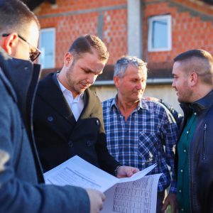 Градоначелник oбишао радове у I куљанској улици: За три године уложено преко пет милиона КМ у Куљане Градоначелник oбишао радове у I куљанској улици: За три године уложено преко пет милиона КМ у Куљане