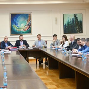 Наредна сједница Скупштине у четвртак, градоначелник поручио: Поново одбијена изградња колектора, порез на непокретност враћен на дневни ред Наредна сједница Скупштине у четвртак, градоначелник поручио: Поново одбијена изградња колектора, порез на непокретност враћен на дневни ред