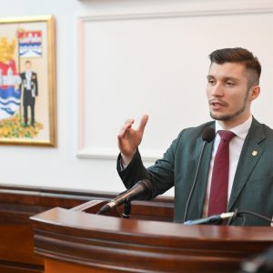 Градски менаџер позвао одборнике да усвоје одлуку и подрже трајно рјешење за водоснабдијевање платоа Мањаче Градски менаџер позвао одборнике да усвоје одлуку и подрже трајно рјешење за водоснабдијевање платоа Мањаче