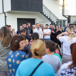 Градоначелник са мјештанима Петрићевца: Поништена одлука о изградњи гробља у овом насељу