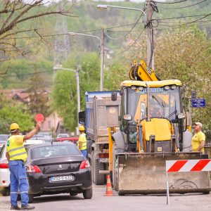 Због извођења радова на реконструкцији саобраћајнице: Измјена у режиму одвијања саобраћаја у Улици Петра Великог у насељу Чесма Због извођења радова на реконструкцији саобраћајнице: Измјена у режиму одвијања саобраћаја у Улици Петра Великог у насељу Чесма