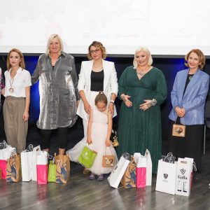 Ласкаву титулу „Бањалучанке године“ однијела Дарија Паспаљ Ласкаву титулу „Бањалучанке године“ однијела Дарија Паспаљ